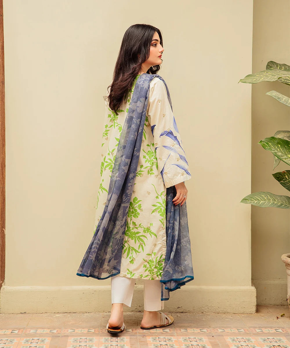 Printed Embroided Lawn 3pcs Suit