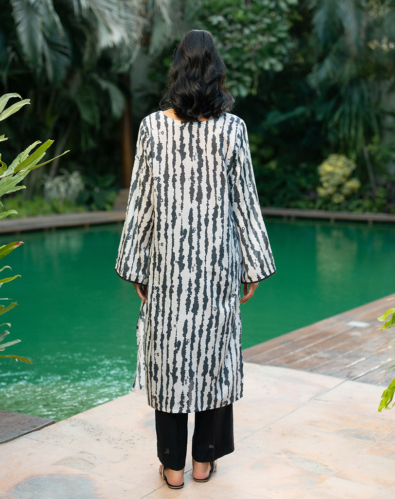 Printed Embroidered Lawn 2 Pcs Suit