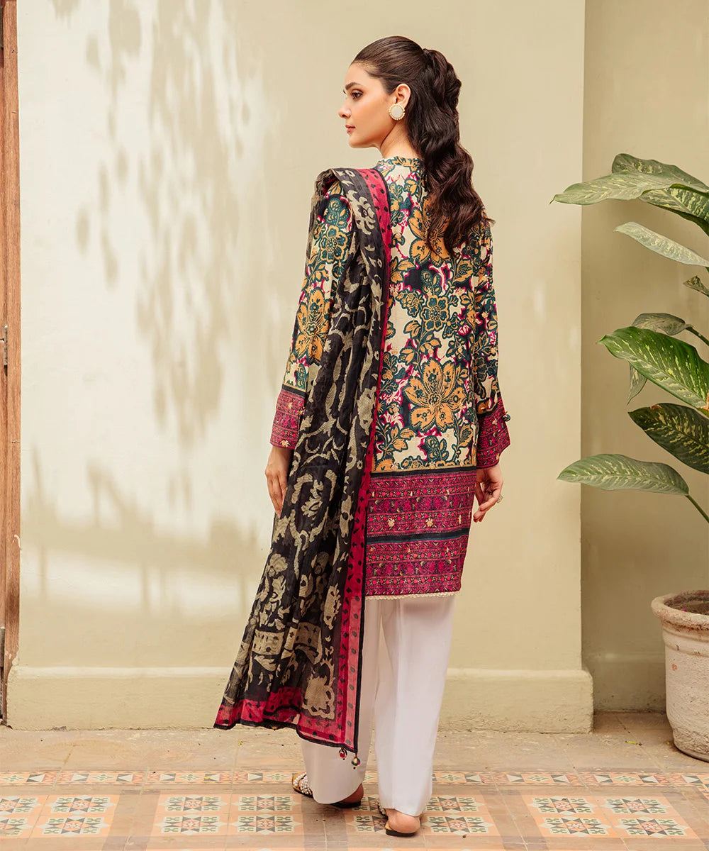 Printed Embroided Lawn 3pcs Suit