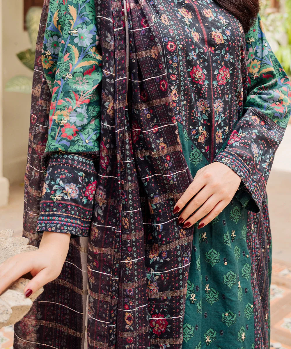 Printed Embroided Lawn 3pcs Suit