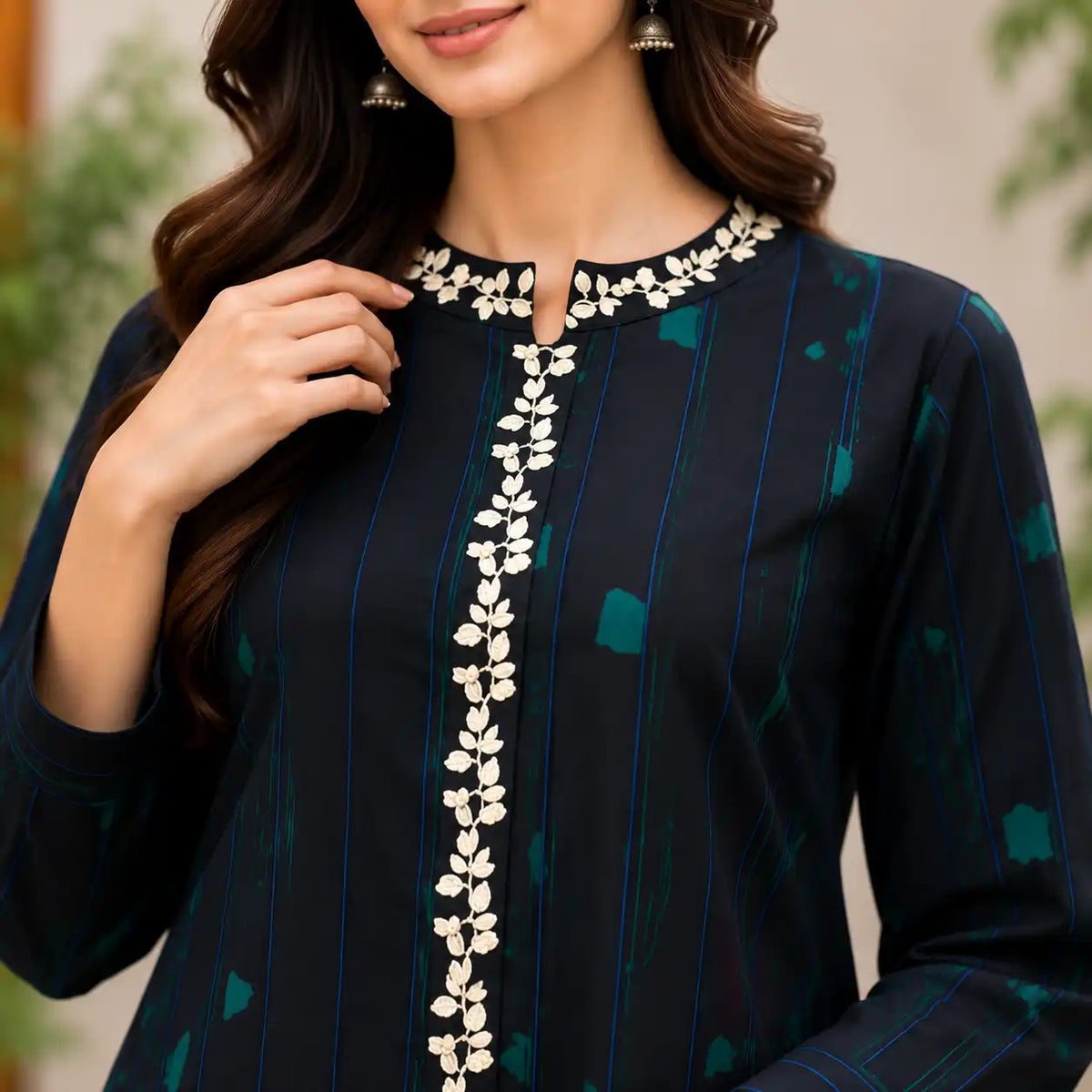 1 pcs printed embroidered shirt.